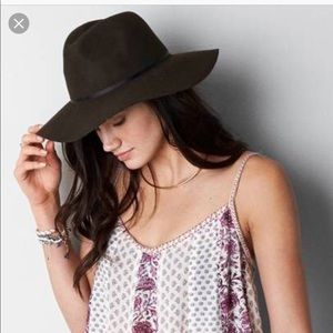 Never worn American Eagle Fedora Hat
